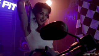 Наслаждайтесь Shemale Jade: Big Tits and Blowjob - порно видео на ONE-PORN.COM