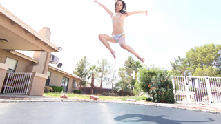 Sunny Summer Fun with Lola - наслаждайся лучшим порно на ONE-PORN.COM