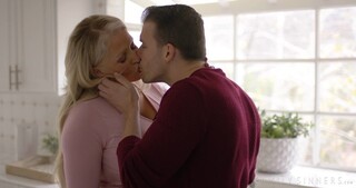 Наслаждайтесь Blowjob from MILF Alura Jenson - порно видео на ONE-PORN.COM
