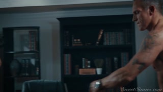 Reverse Cowgirl for London - наслаждайся лучшим порно на ONE-PORN.COM
