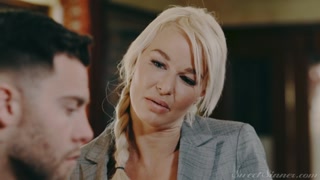 Наслаждайтесь MILF London River Gets Her Pussy Licked - порно видео на ONE-PORN.COM