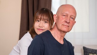 Наслаждайтесь Maid's Natural Tits and Petite Body - порно видео на ONE-PORN.COM