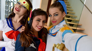 Наслаждайтесь Cosplay Friends Forever - порно видео на ONE-PORN.COM