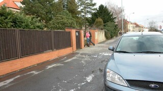 Наслаждайтесь Hardcore FFM Car Crash with Stockings and High Heels - порно видео на ONE-PORN.COM