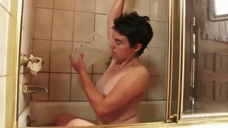 Наслаждайтесь Renee soaks in the tub for a steamy clean-up - порно видео на ONE-PORN.COM
