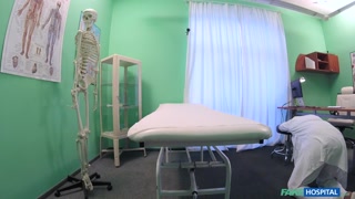 Наслаждайтесь Medical Mayhem: Kathy Fucks a Doctor - порно видео на ONE-PORN.COM