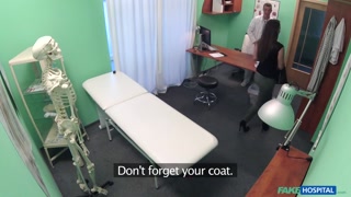 Наслаждайтесь Doctor Performs Medical Exam, Then Fucks - порно видео на ONE-PORN.COM