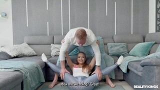 Наслаждайтесь Alexa Flexy's Athletic Blowjob and Cumshot with European Martin Spell - порно видео на ONE-PORN.COM