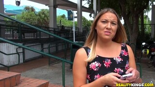 Наслаждайтесь Big Ass Scarlett Gets Her Ass Fucked - порно видео на ONE-PORN.COM