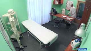 Наслаждайтесь Patient Requests Pussy Licking - порно видео на ONE-PORN.COM
