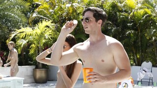 Наслаждайтесь Pool Party with Big Tits and Ass - порно видео на ONE-PORN.COM