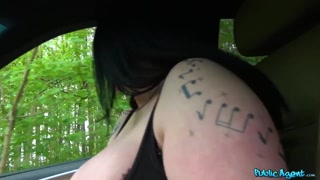 Наслаждайтесь Amateur Titty Fuck and Blowjob in Public - порно видео на ONE-PORN.COM