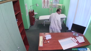 Наслаждайтесь Medical Experiment with a Blowjob - порно видео на ONE-PORN.COM