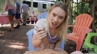 Наслаждайтесь Johnny Love and Juliette Mint Get Down - порно видео на ONE-PORN.COM