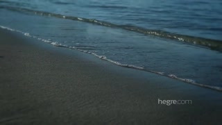 Наслаждайтесь Julia's Beach Day: Big Ass, Medium Tits, and Sexy Moves - порно видео на ONE-PORN.COM