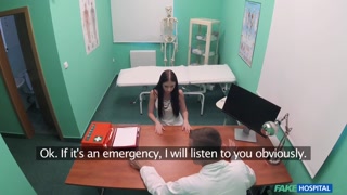 Наслаждайтесь Handjob Turns Wild as Czech Girl Takes Huge Cock - порно видео на ONE-PORN.COM