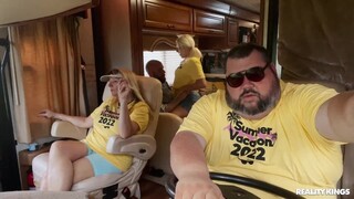 Наслаждайтесь Outdoor POV with Pierced and Tattooed - порно видео на ONE-PORN.COM