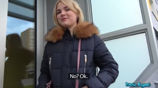 Наслаждайтесь Public sex with blonde Lika Star - порно видео на ONE-PORN.COM