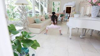Наслаждайтесь Stepmom's Passion for Fitness - порно видео на ONE-PORN.COM
