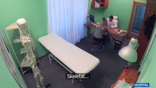 Наслаждайтесь Kazakh Girl Lee Anne Teases Doctor's Bollocks - порно видео на ONE-PORN.COM