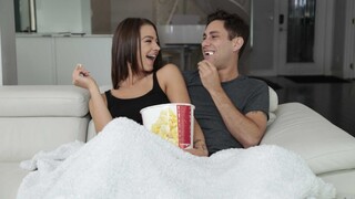 Наслаждайтесь Milf and Girlfriend Get Down - порно видео на ONE-PORN.COM