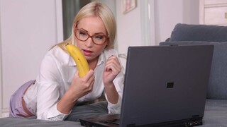 Наслаждайтесь Teach Me Doggystyle - порно видео на ONE-PORN.COM