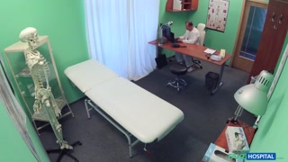 Наслаждайтесь Uniformed Nurse Gets Creampie from Medical Student - порно видео на ONE-PORN.COM