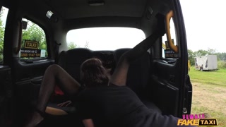 Наслаждайтесь Female Fake Taxi - порно видео на ONE-PORN.COM