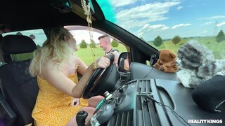 Наслаждайтесь Van Life with Sam - порно видео на ONE-PORN.COM