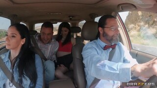 Наслаждайтесь Cowgirl Car Action - порно видео на ONE-PORN.COM