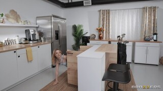 Наслаждайтесь Stepmom's Doggystyle Fun - порно видео на ONE-PORN.COM