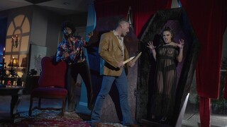 Наслаждайтесь Tattooed Babe's Blowjob - порно видео на ONE-PORN.COM