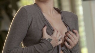 Sexy Blonde Emma Mae - наслаждайся лучшим порно на ONE-PORN.COM