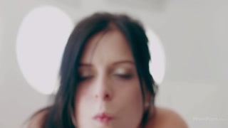 Наслаждайтесь Hardcore Fun with Daniella's Handjob - порно видео на ONE-PORN.COM