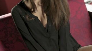 Наслаждайтесь Subil Arch Spreads Legs And Gets Laid Down Hard - порно видео на ONE-PORN.COM