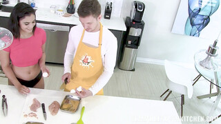 Wild Kitchen Fuck – Markus Dupree Pounds Violet Starr - наслаждайся лучшим порно на ONE-PORN.COM