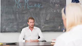 Наслаждайтесь Naughty Assistant Cleo Vixen Pleases Teacher - порно видео на ONE-PORN.COM