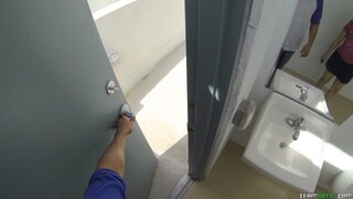 Наслаждайтесь From Photosession to Hardcore – Teen Slut Takes It All - порно видео на ONE-PORN.COM