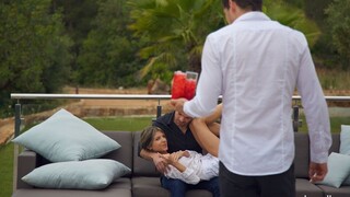 Наслаждайтесь Shaved Gina Gerson in Wild Threesome Action - порно видео на ONE-PORN.COM