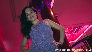Наслаждайтесь Gorgeous MILF Works His Hard Cock - порно видео на ONE-PORN.COM