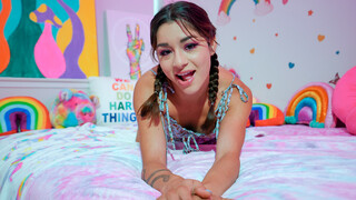 Наслаждайтесь Mickey Violet Teased with Big Girl Toys - порно видео на ONE-PORN.COM