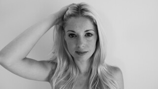 Наслаждайтесь Stylists Get Dirty - April O'Neil, Layla Rose, Charlotte Stokely Fuck Hard - порно видео на ONE-PORN.COM