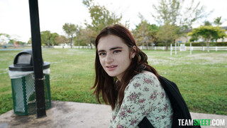 Наслаждайтесь Innocent Park Girl Takes a Big Load - POV - порно видео на ONE-PORN.COM