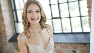 Наслаждайтесь Hot Canvas Cuties - Lesbian Threesome Action - порно видео на ONE-PORN.COM