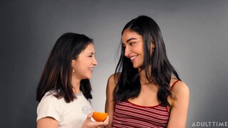 Наслаждайтесь Small Tits Sensation: Jane Wilde & Emily Willis Oral Play - порно видео на ONE-PORN.COM