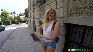 Наслаждайтесь Teen Slut Gets Paid to Model - Hardcore Pickup Scene - порно видео на ONE-PORN.COM