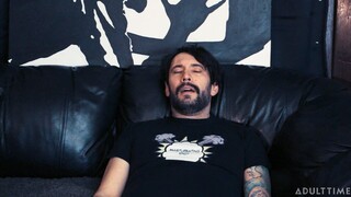 Наслаждайтесь Big Ass Brunette Takes Cum on Her Tits - порно видео на ONE-PORN.COM