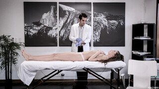 Наслаждайтесь Doctor Orders Blowjob from Small Tits Teen Elena Koshka - порно видео на ONE-PORN.COM