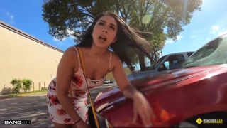 Наслаждайтесь Brunette Lilly Hall fucks for car repairs - POV Big Ass - порно видео на ONE-PORN.COM