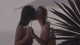 Наслаждайтесь Lily Ivy's Lesbian Debut - Wet Pussy Licking Outdoor - порно видео на ONE-PORN.COM